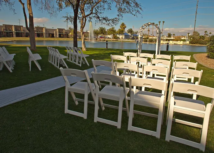 Windmill Suites Surprise - Phoenix, An Ascend Collection Hotel